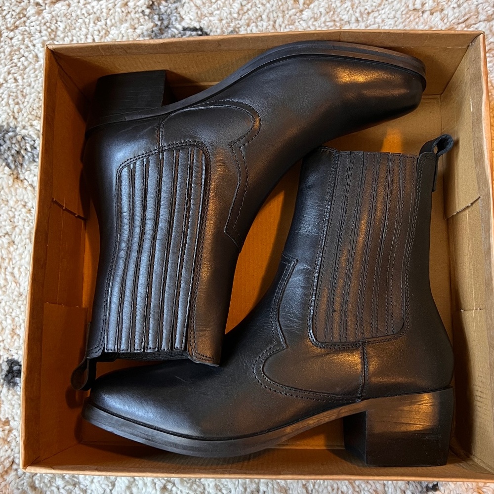Urban Outfitters Boots